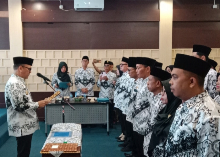 PGRI Empat Lawang Resmi Dikukuhkan, Bupati Joncik Dorong Guru Perkuat Profesionalisme