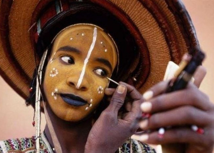 Mengenal Tradisi Gerewol: Pesta Kecantikan Suku Wodaabe yang Mempesona