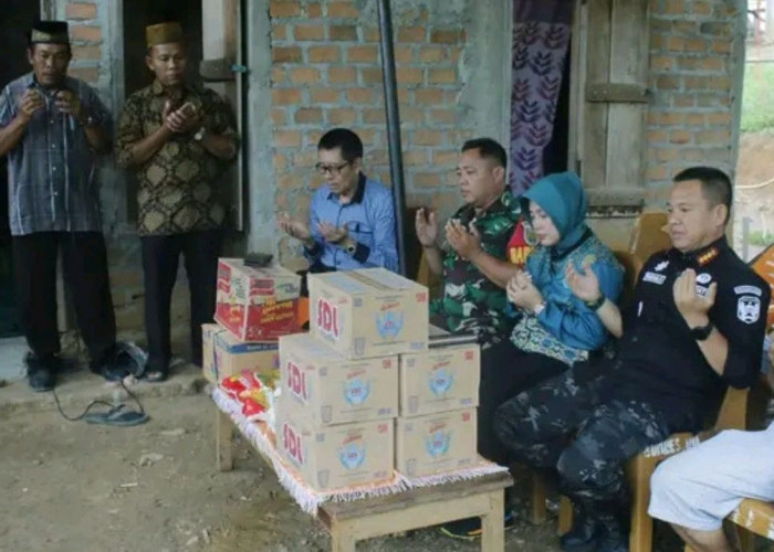 Penjabat Bupati Empat Lawang Kunjungi Rumah Duka Korban Hanyut di Desa Ulak Dabuk