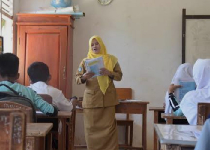Guru Honorer Akan Terima Bantuan Hingga Rp500 Ribu per Bulan Mulai Juli 2025