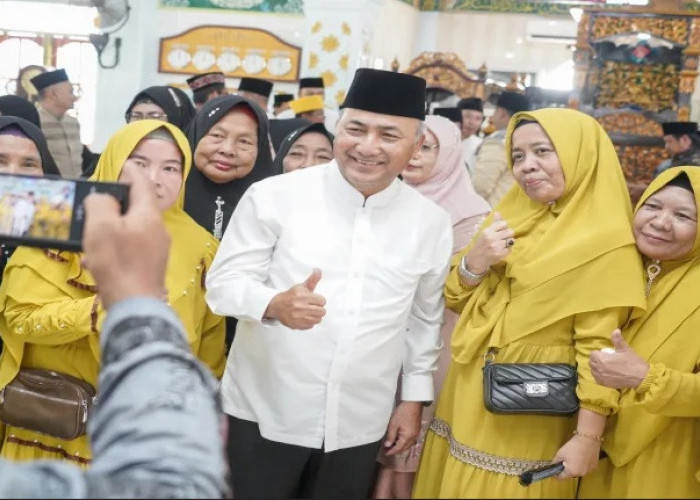 Sekda Muba Hadiri Peringatan Isra Miraj di Masjid Al-Ula Teluk Kijing