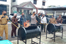 Dihadiri Bupati Joncik Muhammad, Kejari Empat Lawang Musnahkan Barang Bukti 40 Perkara Pidana