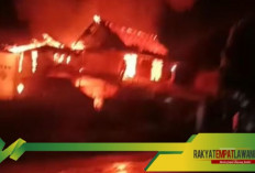 BREAKING NEWS – Rumah Dua Lantai Hangus Dilalap Api di Kampung Talang Gunung, Jayaloka, Empat Lawang
