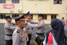 Kapolres Pimpin Upacara Kenaikan Pangkat Personel, Tegaskan Penghargaan atas Dedikasi dan Pengabdian