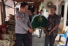 Wujud Nyata Kepedulian Polri kepada Masyarakat, Polsek Muara Pinang Antar Jenazah Warga ke TPU   