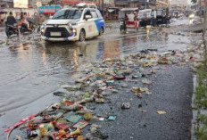 Hujan Deras Picu Banjir dan Tumpukan Sampah Kepung Pusat Kota Tebing Tinggi, Warga Desak Penanganan Serius