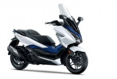 Honda Forza 250 2026 Resmi Meluncur, Skutik Premium 250 cc dengan Windshield Elektrik dan Bagasi 48 Liter 